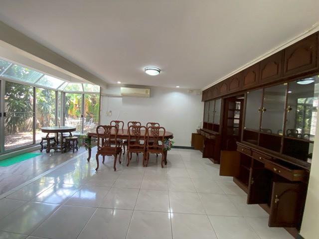 ให้เช่าบ้านเดี่ยว 2 ชั้น เนื้อที่ 90 ตร.วา ซอยรามคำแหง 21 ใกล้ทาว์อินทาว์ พร้อมเฟอร์นิเจอร์ เดินทางสะดวกไปเอกมัย ทองหล่อ ใกล้ทางด่วนมอเตอร์เวย์ โรงเรี 2