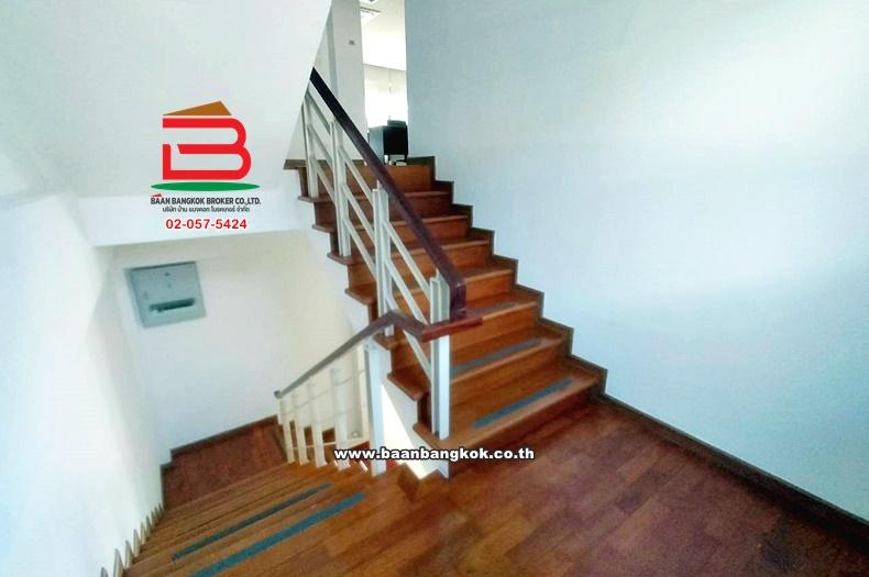 โฮมออฟฟิศ เนื้อที่ 54.3 ตร.ว. โครงการ บิซ แกลเลอเรีย (ซอยนวลจันทร์ 24) ถนนเลียบทางด่วนรามอินทรา(ประดิษฐ์มนูธรรม) แขวงคลองกุ่ม เขตบึงกุ่ม 5