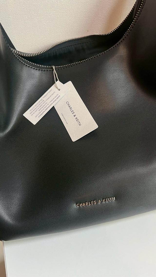 กระเป๋า Charles & Keith มือสอง