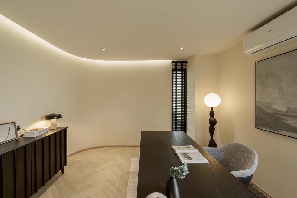 🏝️ ให้เช่า Pool Villa สองชั้น 🏡 5 ห้องนอน 🛏️ 4 ห้องน้ำ 🚿 พร้อมสระว่ายน้ำส่วนตัว 🏊‍♂️ ค่าเช่า 130,000 บาท/เดือน 💰 9