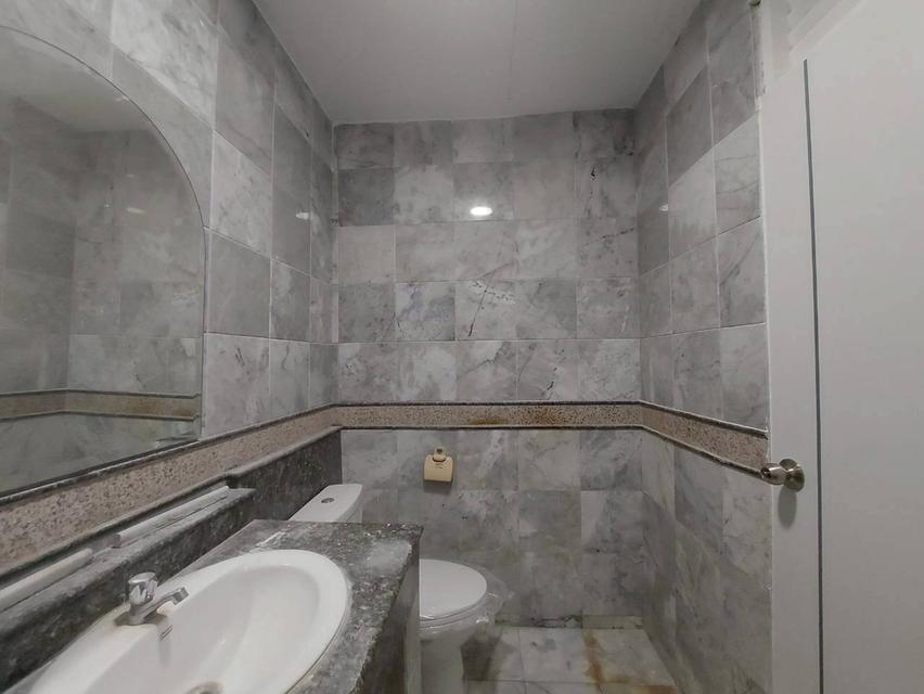 ขายบ้าน 2 ชั้น หมู่บ้านปิยวรารมย์ ไทรน้อย นนทบุรี 6