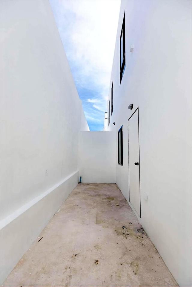 ขายบ้านแฝดสร้างใหม่ พัทยากลาง ราคาเริ่มต้น 4.99 ล้าน หน้าบ้านกว้าง 3 นอน 3 น้ำ พื้นที่ใช้สอยเยอะ 15