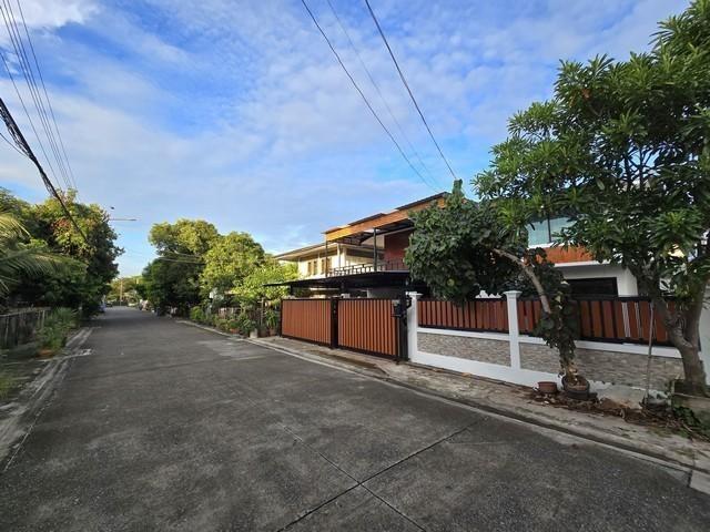 ให้เช่า บ้านเดี่ยว 2ชั้น ทำเลดีใกล้ สวนนวมินทร์ภิรมย์ ซอยศรีบูรพา ย่านนวมินทร์ รามคำแหง เสรีไทย ลาดพร้าว ใกล้เดอะมอลบางกะปิ 2