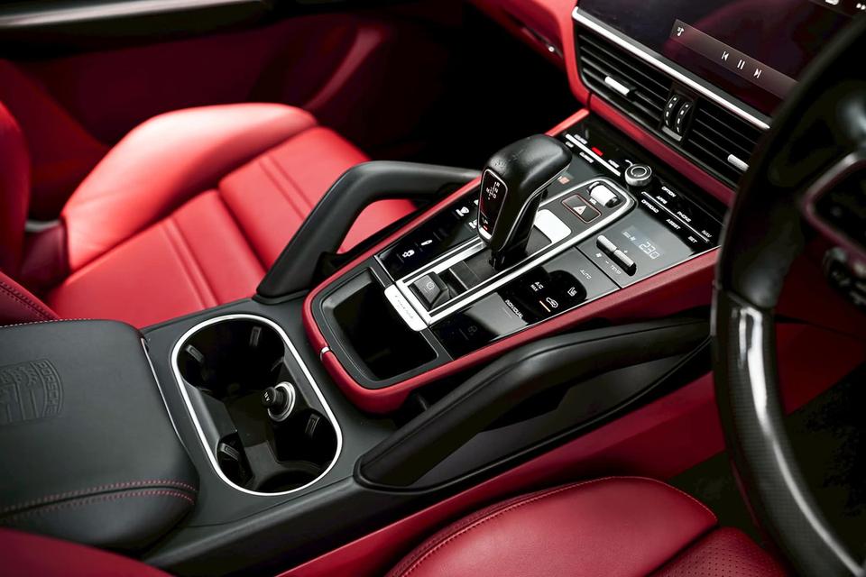 Cayenne Coupe 3.0 V6 e-Hybrid 10