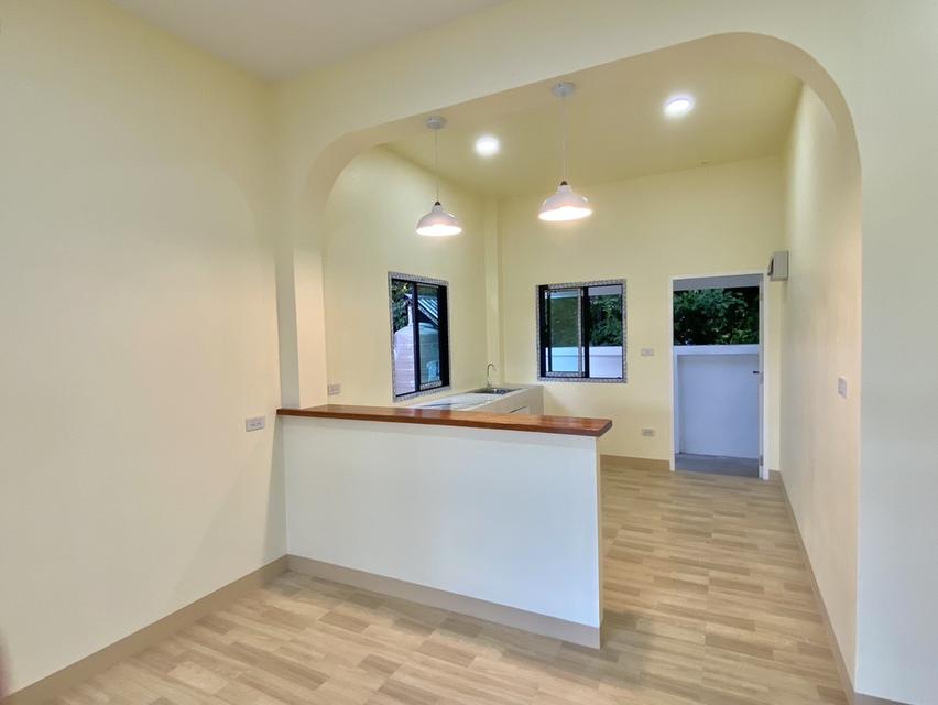 🔑 บ้านเดี่ยวชั้นเดียวในโครงการ รับสัตว์เลี้ยง ทำเลใกล้สิ่งอำนวยความสะดวก #หางดง ราคาเพียง 15,000 บาท/เดือน ✨ 清迈独栋平房出租 2 卧室 2 卫生间 – 租金 15,000 泰铢/月 ✨ 3