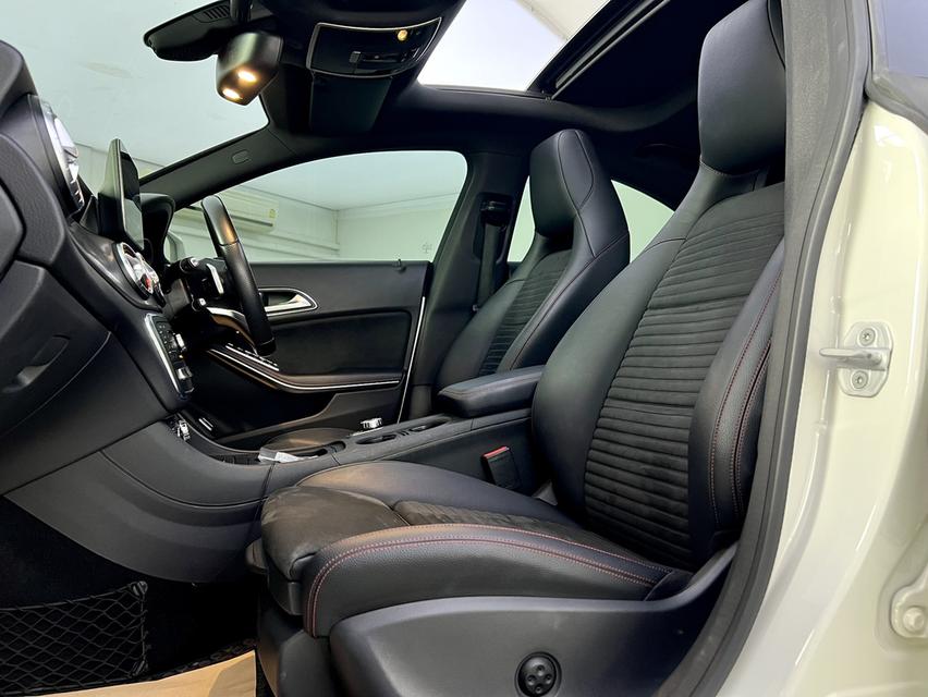 Mercedes-Benz CLA250 AMG Dynamic 2017 9