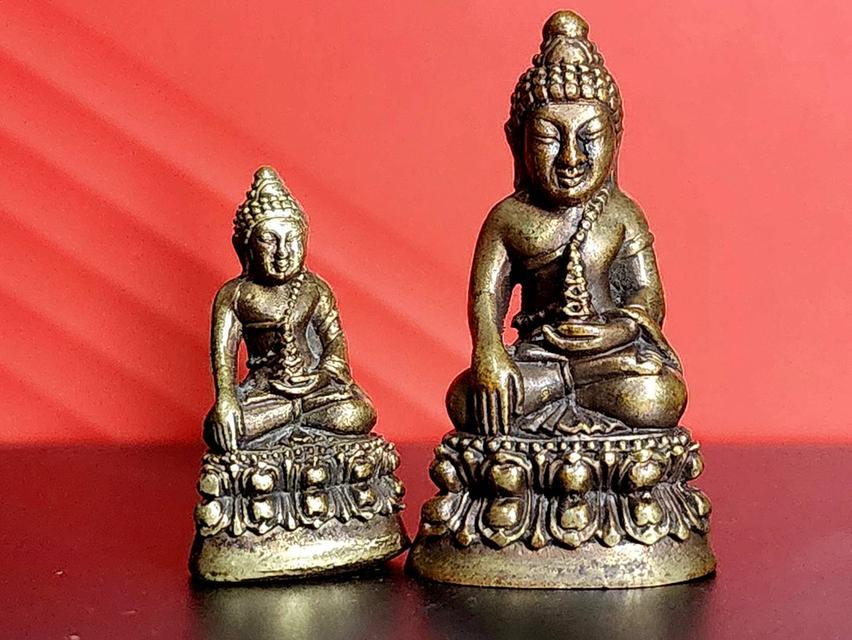 พระกริ่งมังกรทอง เนื้อทองเหลือง หลวงปู่หมุนร่วมปลุกเสก