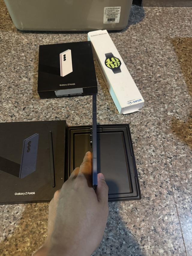 ขายๆๆๆถูกSamsungFold6สีใหม่Navy Shadow 256กิ๊กมีกล่องอีมี่ตรงแถมปากกาให้ด้วยคับสูนTrueสภาพสวยการใช้งานดีเยี่ยมทุกๆฟังชั่นเครื่องรีสโตได้ตลอดไม่มีติดแอ รูปที่ 5