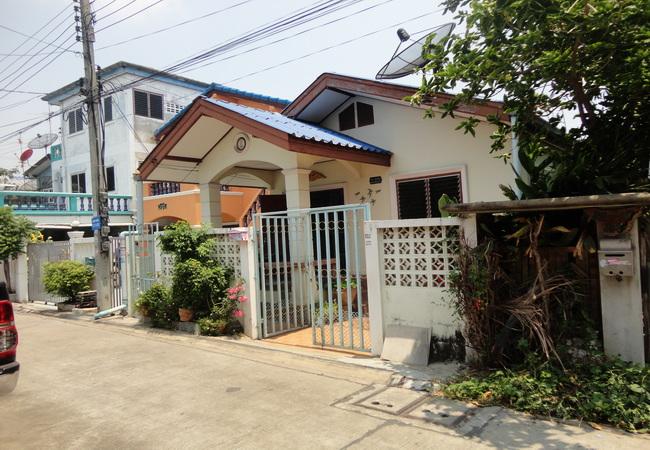 ขายบ้านเดี่ยว หมู่บ้านเปี่ยมเจริญ ขจรวิทย์ เนื้อที่ 39.5 ตร.ว. 1 ชั้น 5 นอน 4 น้ำ 1