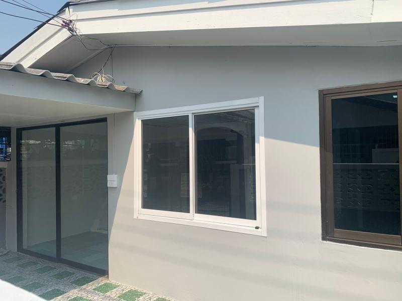 ขาย : ทาวน์บ้านเดียว ชั้นเดียว เนื้อที่ 25 ตรว.  หมู่บ้านเคหะธานี 4 ซอย 46 ถนนราษฎร์พัฒนา 5 13