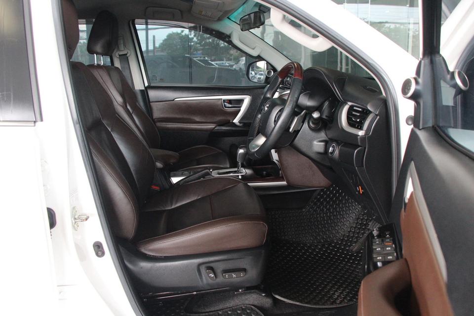 (แจ้งรหัสรถ TKG1389) TOYOTA FORTUNER 2.4 V ปี 2020 รูปที่ 12
