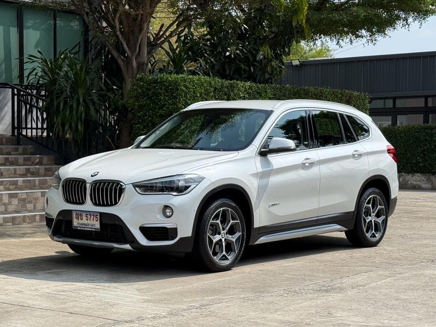 2018 BMW X1 F48  รถมือเดียวป้ายแดง รถวิ่งน้อยเพียง 70,000 กม  รถเข้าศูนย์ทุกระยะ รถไม่เคยมีอุบัติเหตุครับ รูปที่ 3