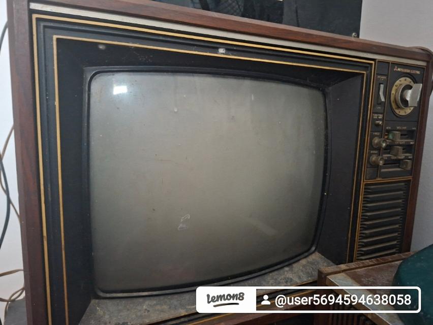 ขายทีวีไม้ราคาถูกครับกว่า50ปีสนใจติดต่อ0810499741 รูปที่ 2