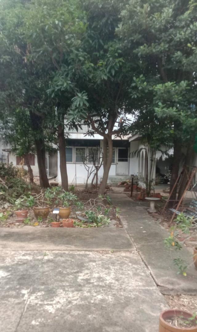 ขายลดราคา ที่ดิน พร้อมบ้านไม้ ถนนสาทรใต้ (ซ.เจริญราษฏร์1 แยก 3 ) โฉนด 190 ตรว. 9