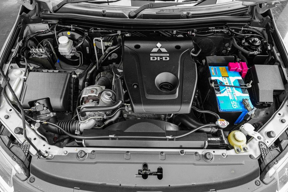 ปี 2018  MITSUBISHI PAJERO SPORT 2.4 GT 2WD A/T สี เทา รูปที่ 15