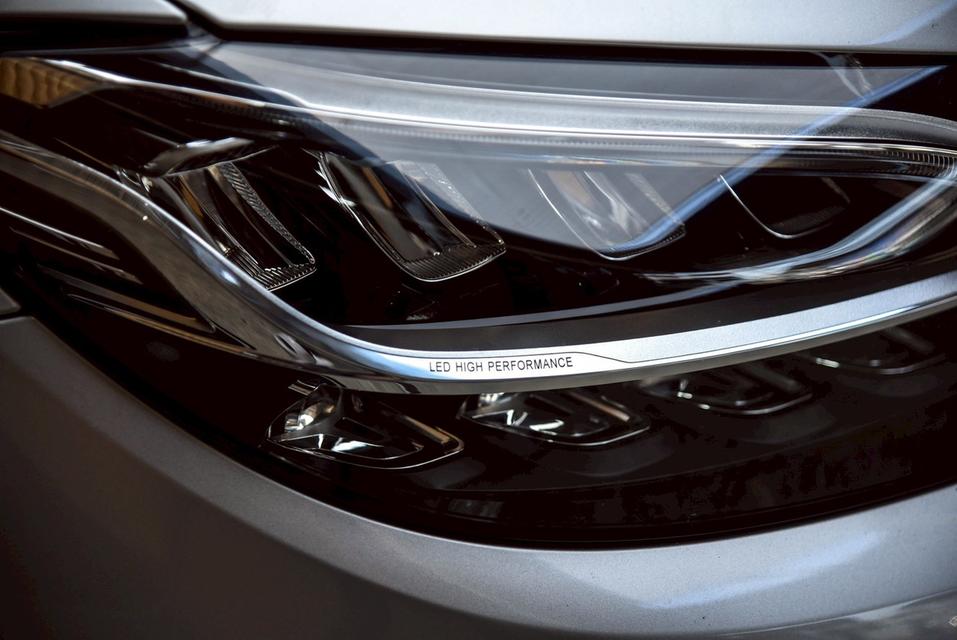 Mercedes-Benz C300e 2.0 AMG Sport W205 AT 2022 รูปที่ 13