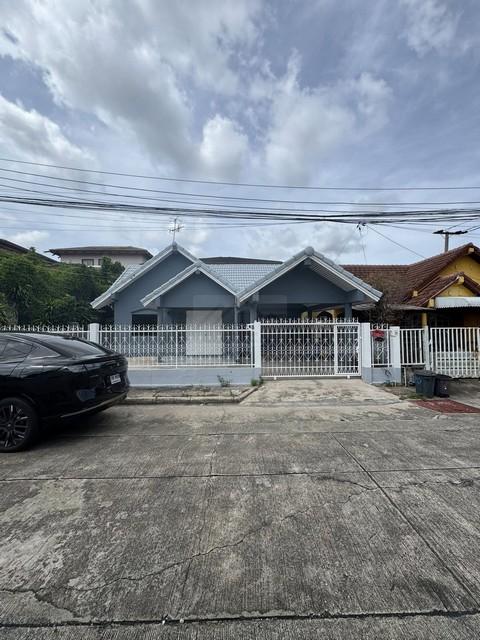 ให้เช่าบ้านเดี่ยวชั้นเดียว 53 ตรว. 2 ห้องนอน หมู่บ้านปลาทองศรีนครินทร์ รีโนเวทใหม่ ติด FoodLand ศรีนครินทร์ ใกล้ Jas Urb