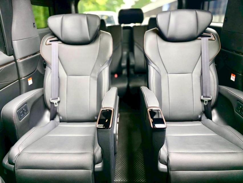 Toyota Alphard Z hybrid HEV E-Four สีขาว ปี 2025 ไมล์ 10,000 กม. 14