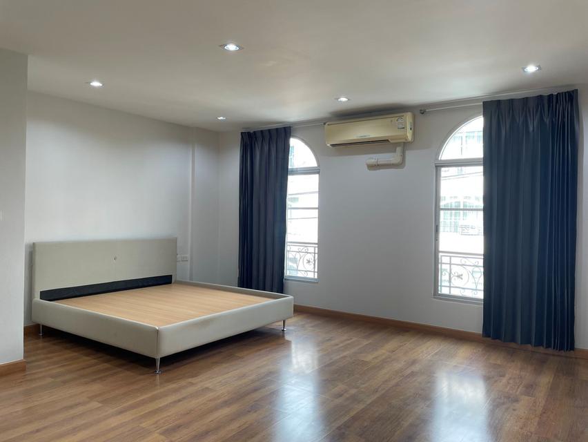 ให้เช่า บ้านกลางเมืองรัชดา-ลาดพร้าว โฮมออฟฟิศ 4 ชั้น ใกล้MRTลาดพร้าว ลาดพร้าว23 รีโนเวทใหม่ 5