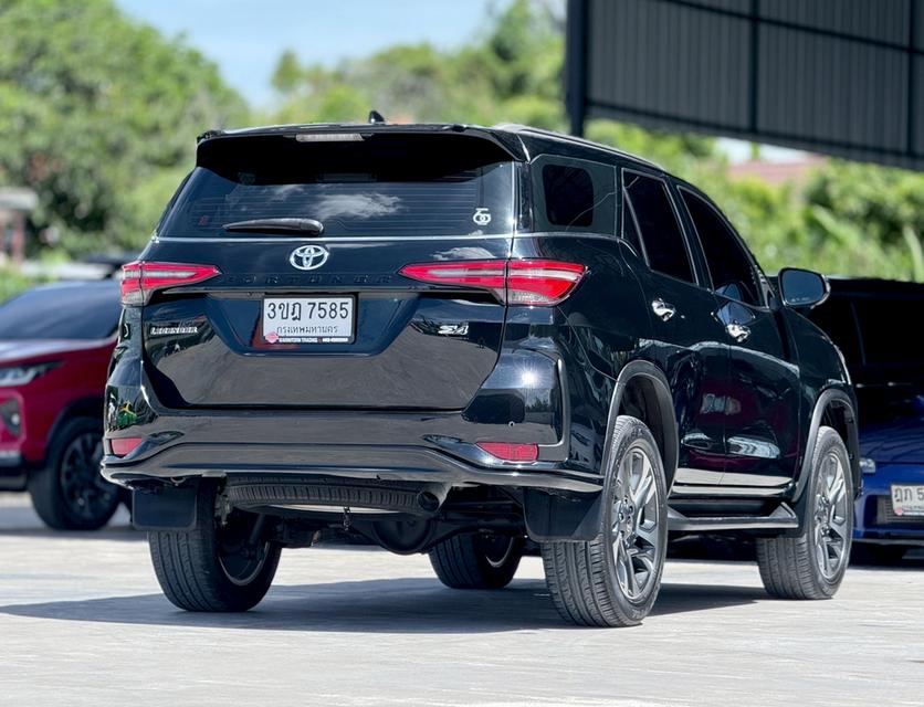 TOYOTA FORTUNER 2.4 LEGENDER 2022