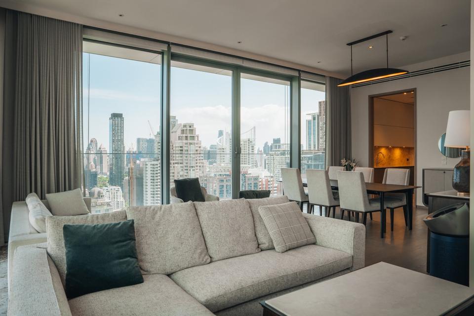 Scope Langsuan - Luxurious condominium for sale in central of Bangkok near Central Chidlom department store and precious location. 4