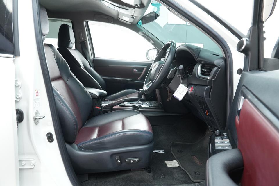 #Toyota🚗 2019 Toyota Fortuner 2.8 TRD Sportivo Black-Top 4WD รูปที่ 6