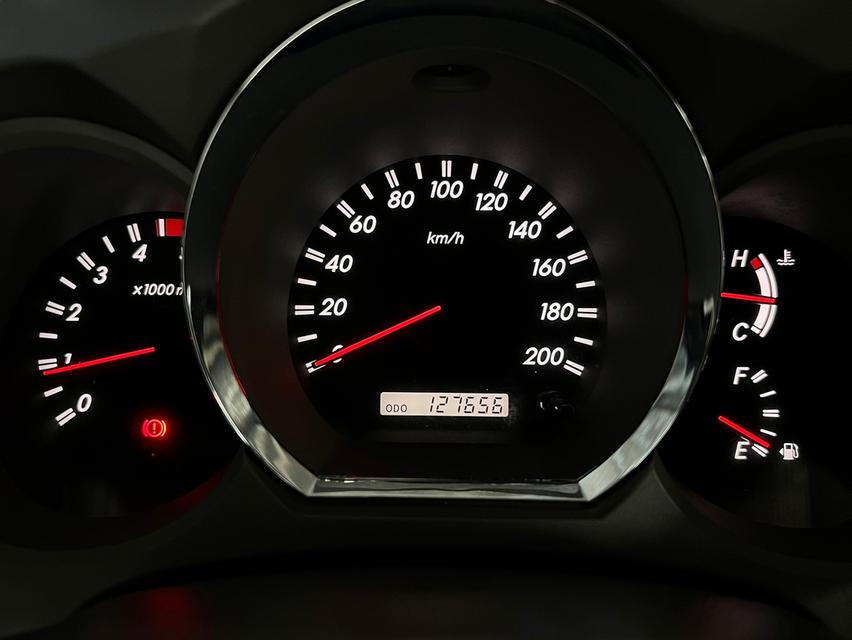 2011 TOYOTA FORTUNER 3.0V auto ไมล์แท้ 120,000 กม. 17