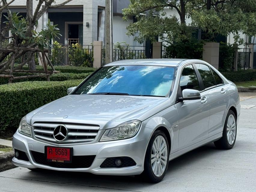 Benz C200 CGI W204 ปี12 วิ่ง 100000 km.
