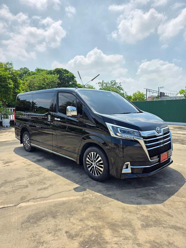 Toyota Majesty รุ่น 2.8 Grande ปี 2024 ไมล์ 40,000 กม. รูปย่อยที่ 4