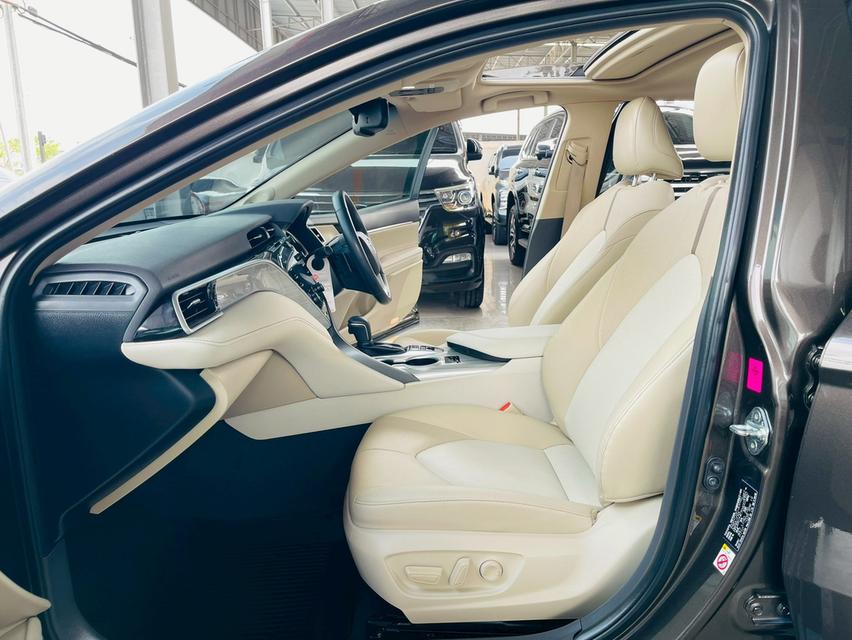 TOYOTA CAMRY HYBRID PREMIUM SUNROOF 2019  17