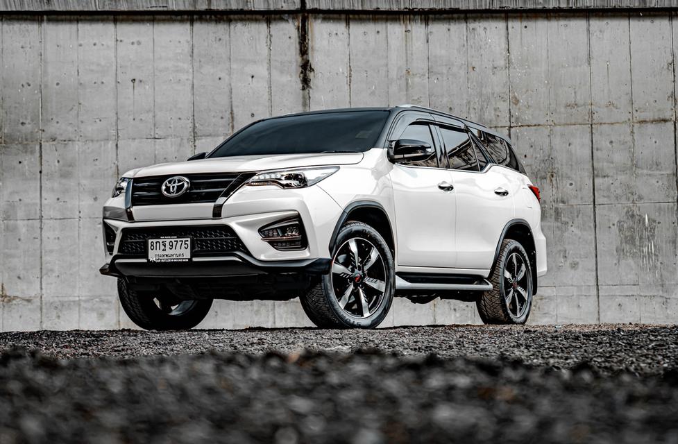 (แจ้งรหัสรถ CBL9775) Toyota FORTUNER 2.8 TRD Sportivo 4WD 2019