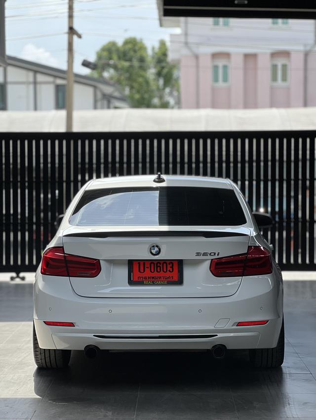 BMW 320i Sport 13