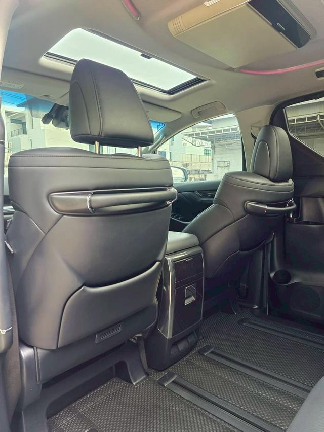 Toyota ALPHARD 2.5SC PACKAGE สีขาว ปี 2020 ไมล์ 22,000 กม.  11
