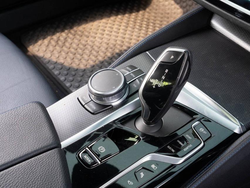 BMW 530e 2.0 M Sport Lci (G30) 2022 สายจอด รถใหม่มาก คุ้มกว่าป้ายแดงตั้ง 2ล้านบาท 11