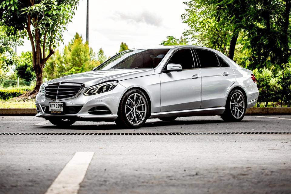 Benz E300 Bluetec ปี 2015 สีเทา มือเดียวป้ายแดง สวยสภาพดี 8