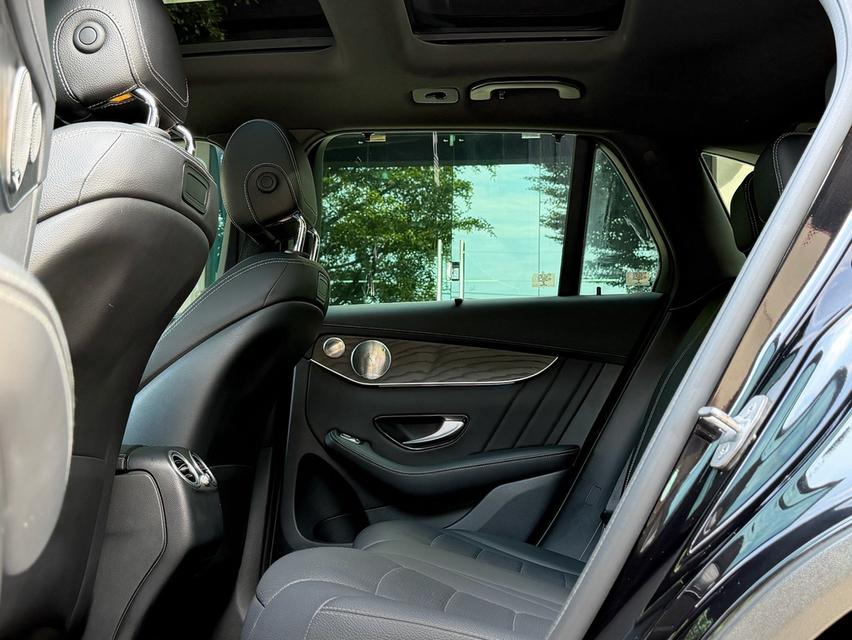 2019 BENZ GLC250D AMG รถมือเดียวออกป้ายแดง วิ่งน้อย เข้าศูนย์ทุกระยะ รถไม่เคยมีอุบัติเหตุครับ รูปที่ 14
