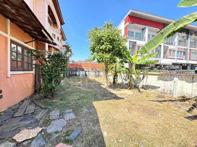 ทาวน์เฮ้าส์ ศิริวรรณ - ชวนชม บางบัวทอง หลังริม 3