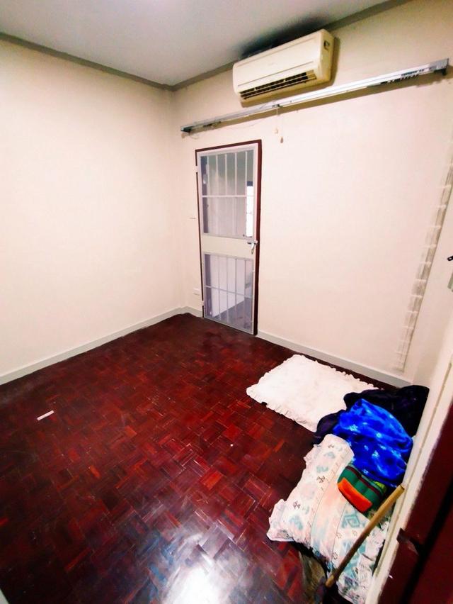 ขาย ทาวน์เฮ้าส์ 2 ชั้น 24 ตรว.หมู่บ้านบุศรินทร์ Land & House ถ.พระยาสุเรนทร์ ซอย 40 แขวงสามวาตะวันตก เขตคลองสามวา กรุงเทพฯ 11