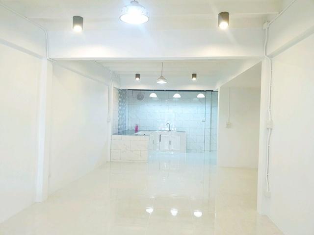 รัชดา 66 600ม. ทาวน์เฮ้าส์ 2ชั้น รีโนเวทใหม่ 25 ตร.ว. 200ตรม. ทางด่วนประชาชื่น 1.6 กม. บิ๊กซี วงศ์สว่าง 700 ม. MRT วงศ์ส 2