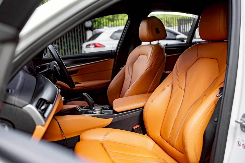 รหัสรถ PR6969 BMW 520d ดีเซล  M-Sport Package (Model G30 LCI) 13