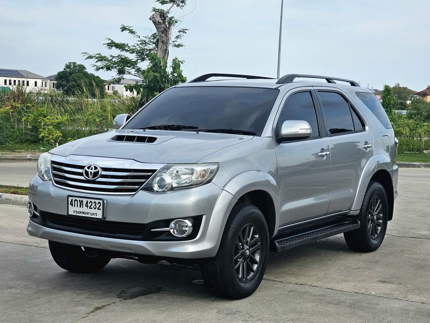 TOYOTA FORTUNER 2.5 V ปี2014 สีเทา 2