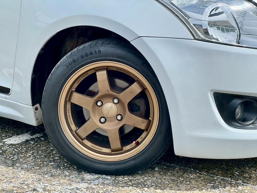 Suzuki Swift 1.25 GLX CVT A/T ปี2014 9