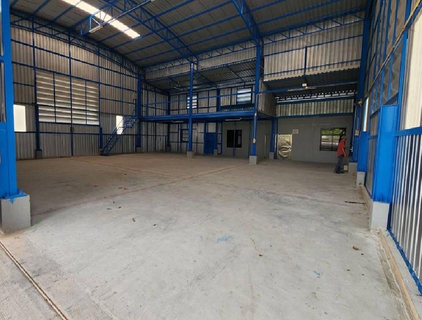 ให้เช่าโกดัง พร้อม สำนักงาน พื้นที่ใช้สอย 440 ตารางเมตร ซอยคุ้มเกล้า เข้าซอยไม่ลึก ถนนคุ้มเกล้า ใกล้ นิคมลาดกระบัง 3