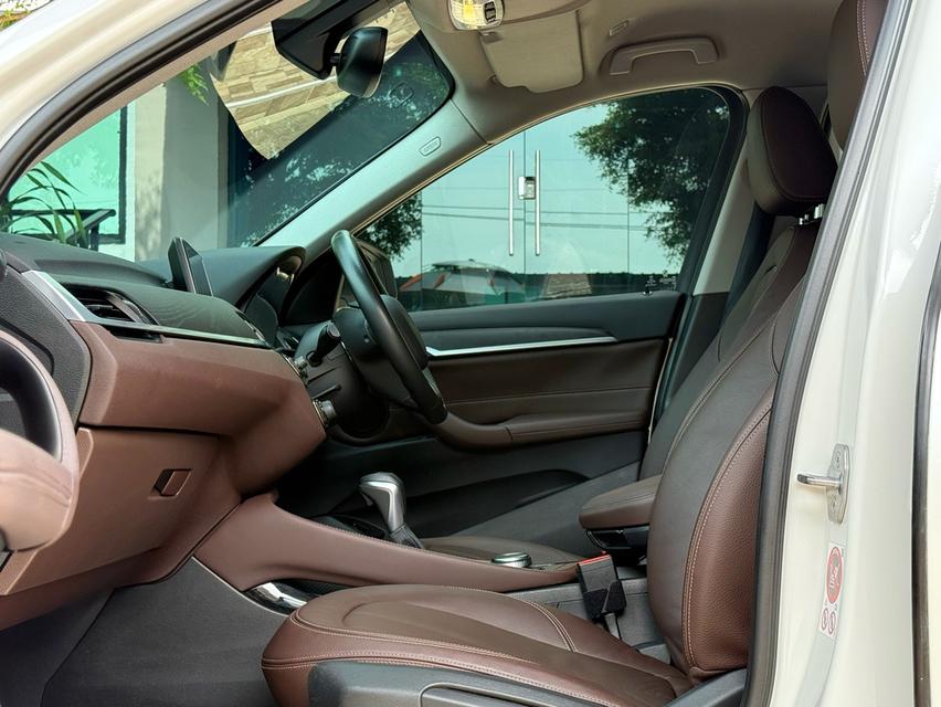 2017 BMW X1 F48 18D ( ดีเซล ) รถมือเดียวป้ายแดง รถออกศูนย์ BMW THAILAND รถวิ่งน้อย ประวัติศูนย์ครบ ไม่เคยมีอุบัติเหตุครับ 13