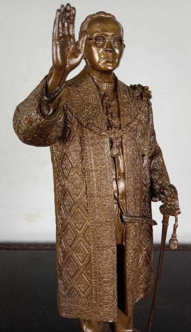 475.พระบรมรูปหล่อในหลวงรัชกาลที่9 พระบาทสมเด็จพระปรมินทรมหาภูมิพลอดุลยเดชทรงยินดี รูปที่ 9