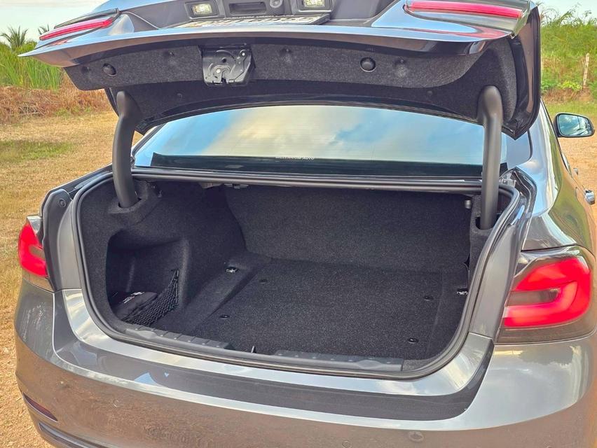 รหัสรถ NC6955 📌 ✳️ 320i Sport Line [F30] " LCI " 2016 11