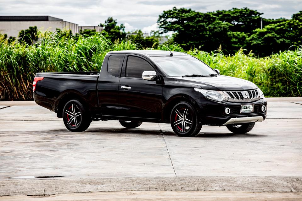 Mitsubishi Triton Mega Cab 2.5 GLX ปี 2017 สีดำ