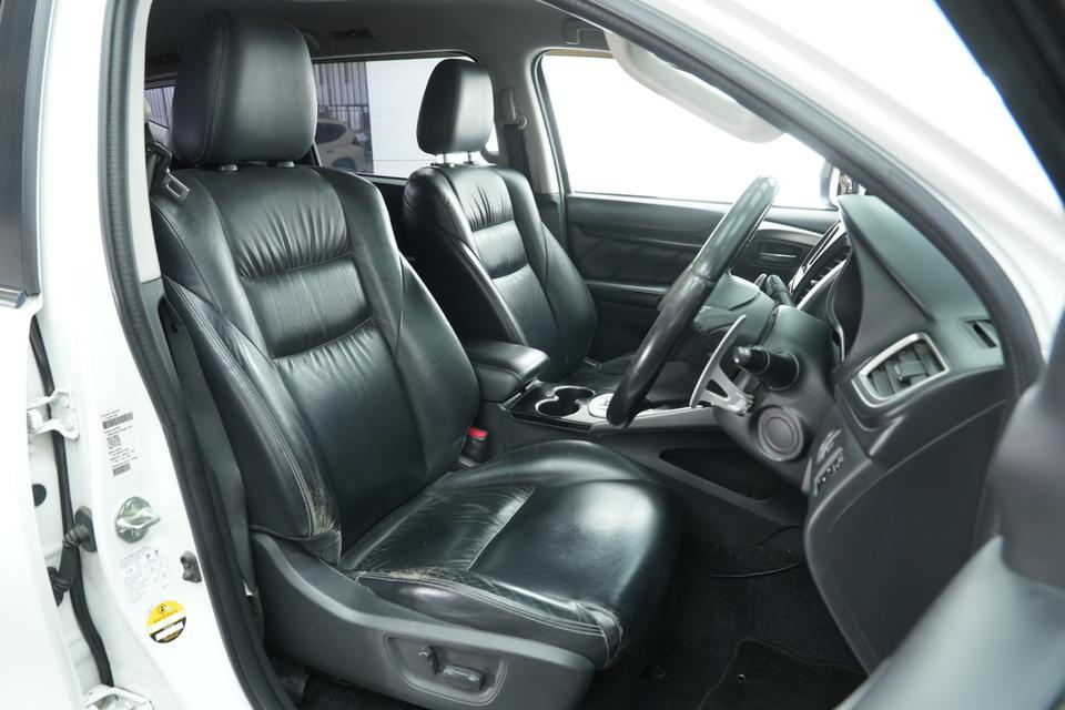 2016 MITSUBISHI PAJERO SPORT 2.4 GT 2WD สีขาว เลขไมล์ 151210 กม. 16