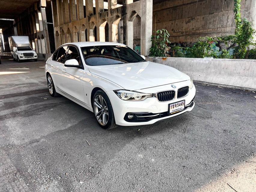 BMW SERIES3 330e 2.0 Sport ปี 2019 โฉม G20 ปี 2018 เครื่อง เบนซิน สีขาว ไมล์ 107,087 km. 3