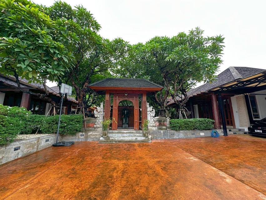 ขายบ้านหรูสไตล์บาหลีแท้ ใจกลางนวลจันทร์พื้นที่ใช้สอยกว่า 1,500 ตร.ม. 13